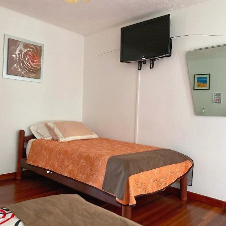 Bed And Breakfast La Uvilla Quito Exterior foto