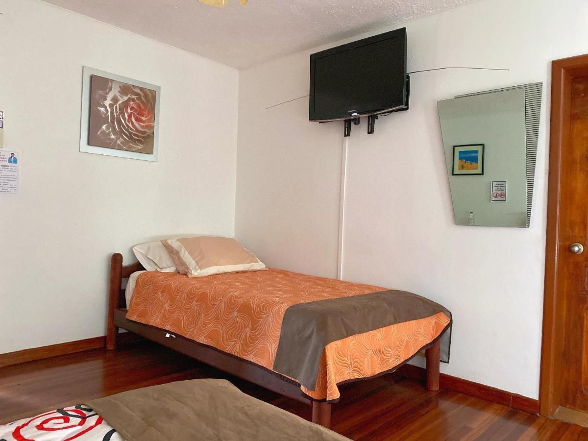 Bed And Breakfast La Uvilla Quito Exterior foto