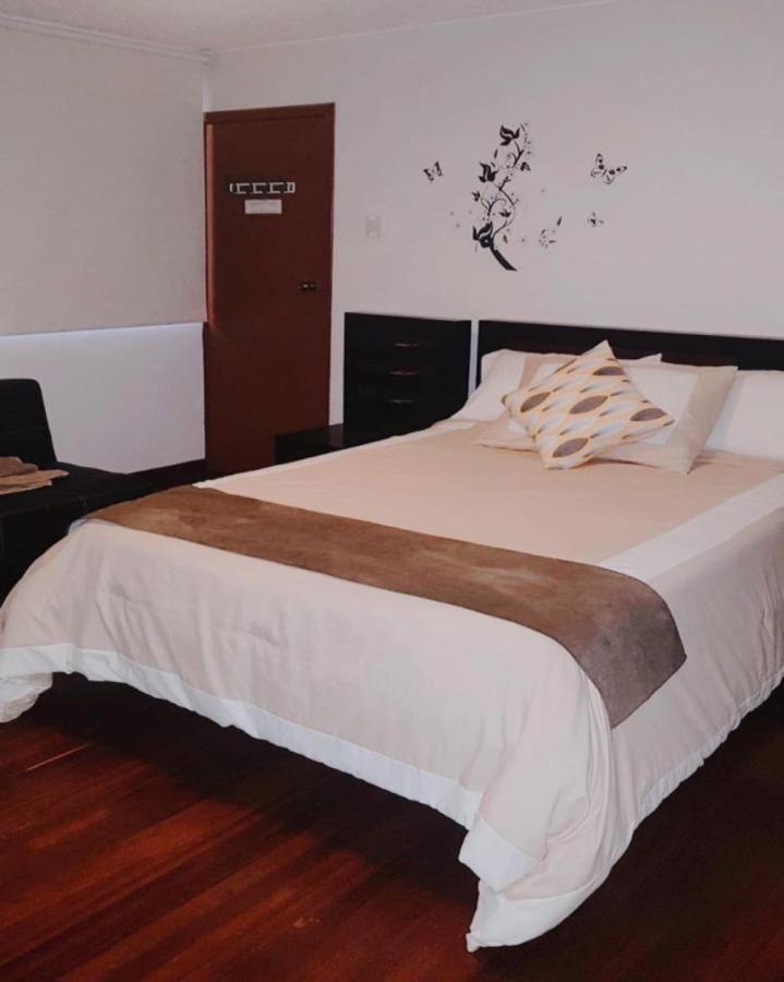Bed And Breakfast La Uvilla Quito Exterior foto